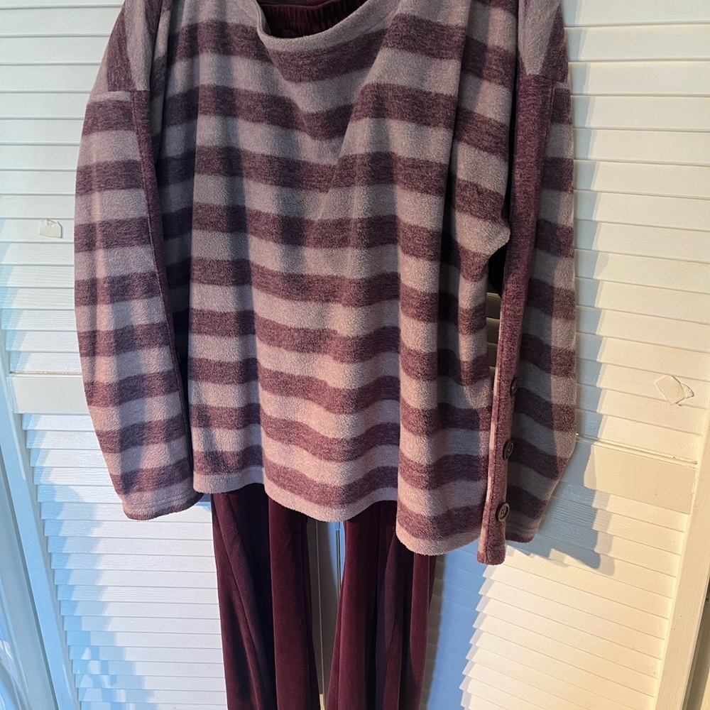 3 piece burgundy outfit​